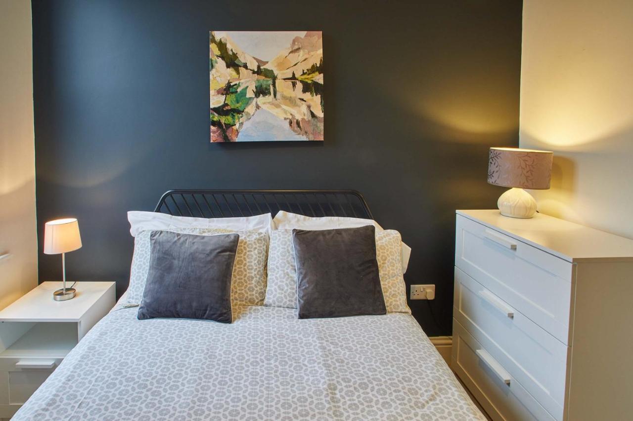 4 Blue Bridge Court Apartment