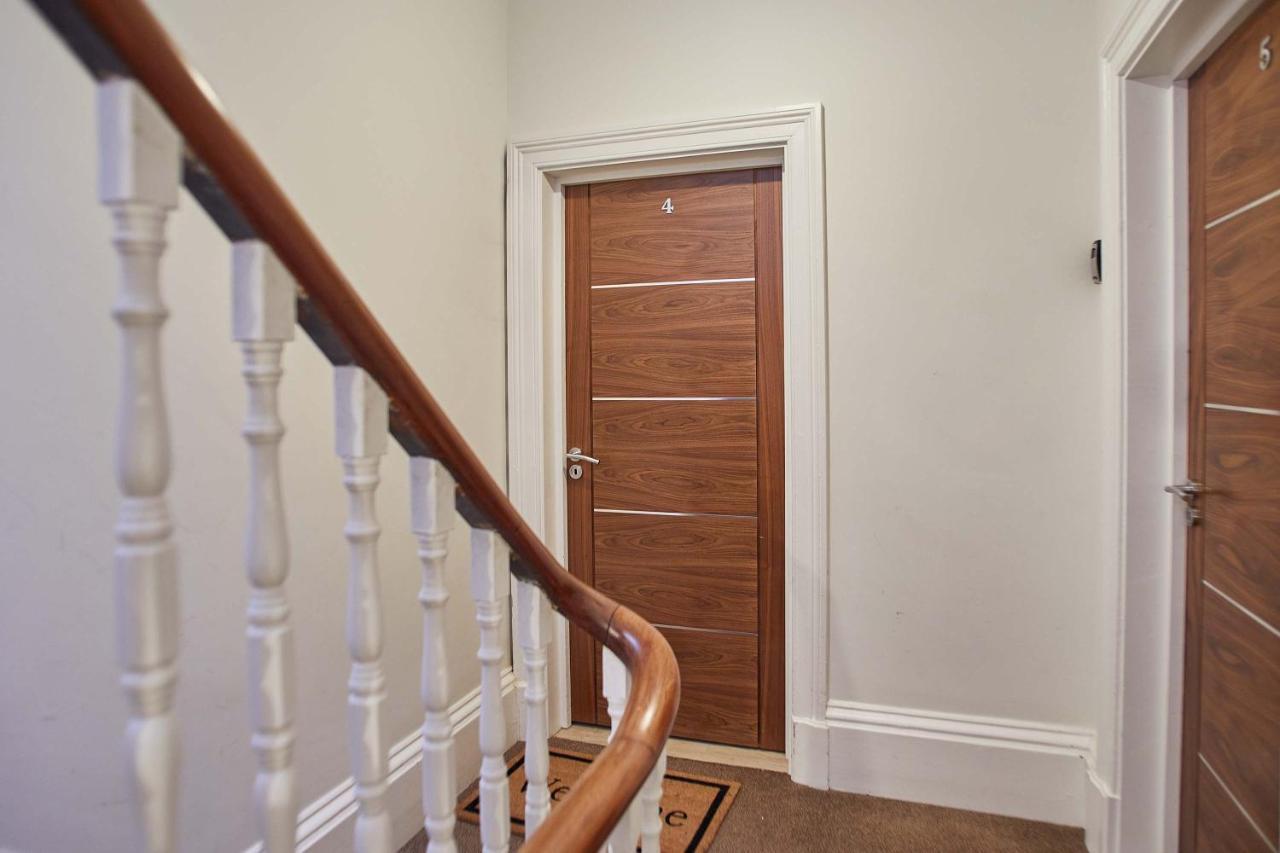 Apartment 4 Blue Bridge Court *