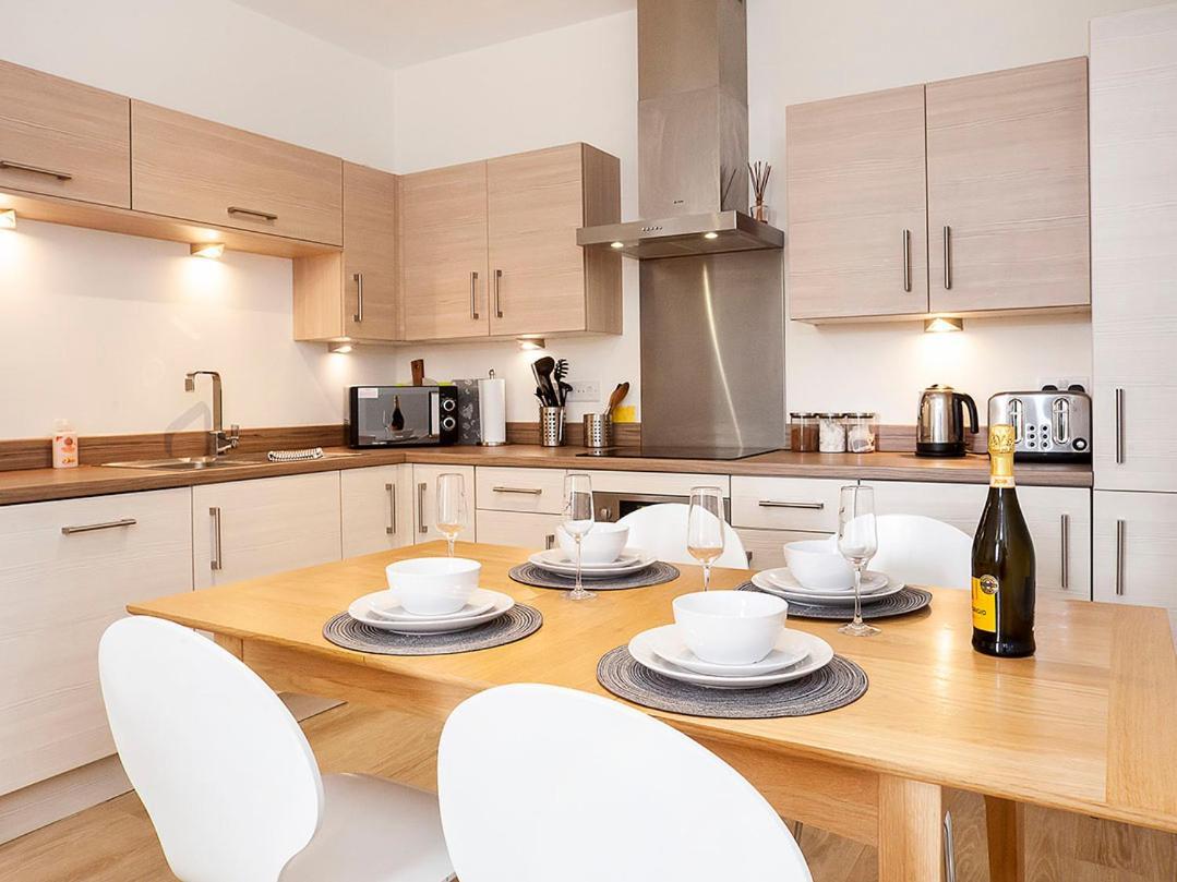 4 Blue Bridge Court Apartment York