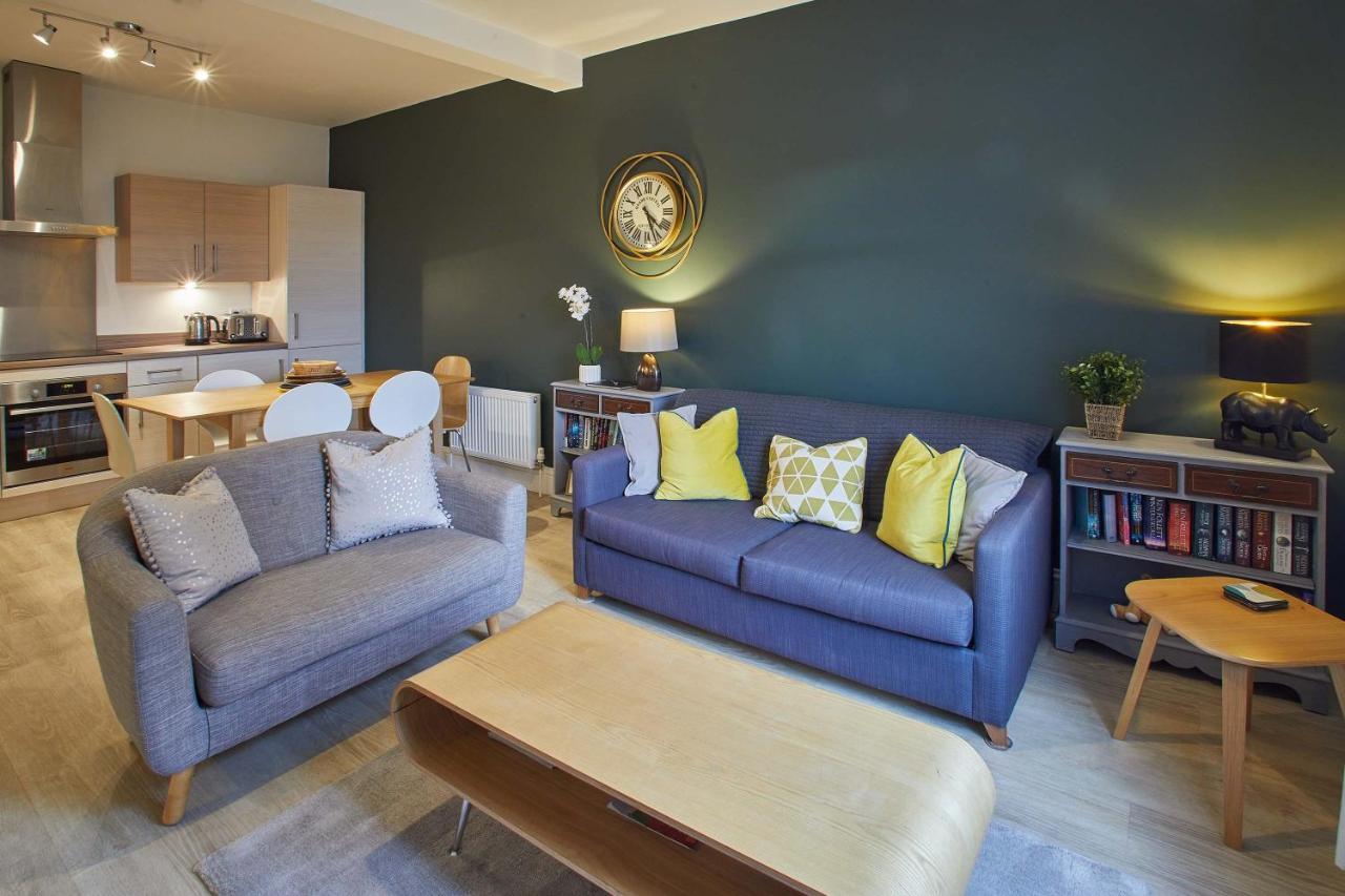 4 Blue Bridge Court *